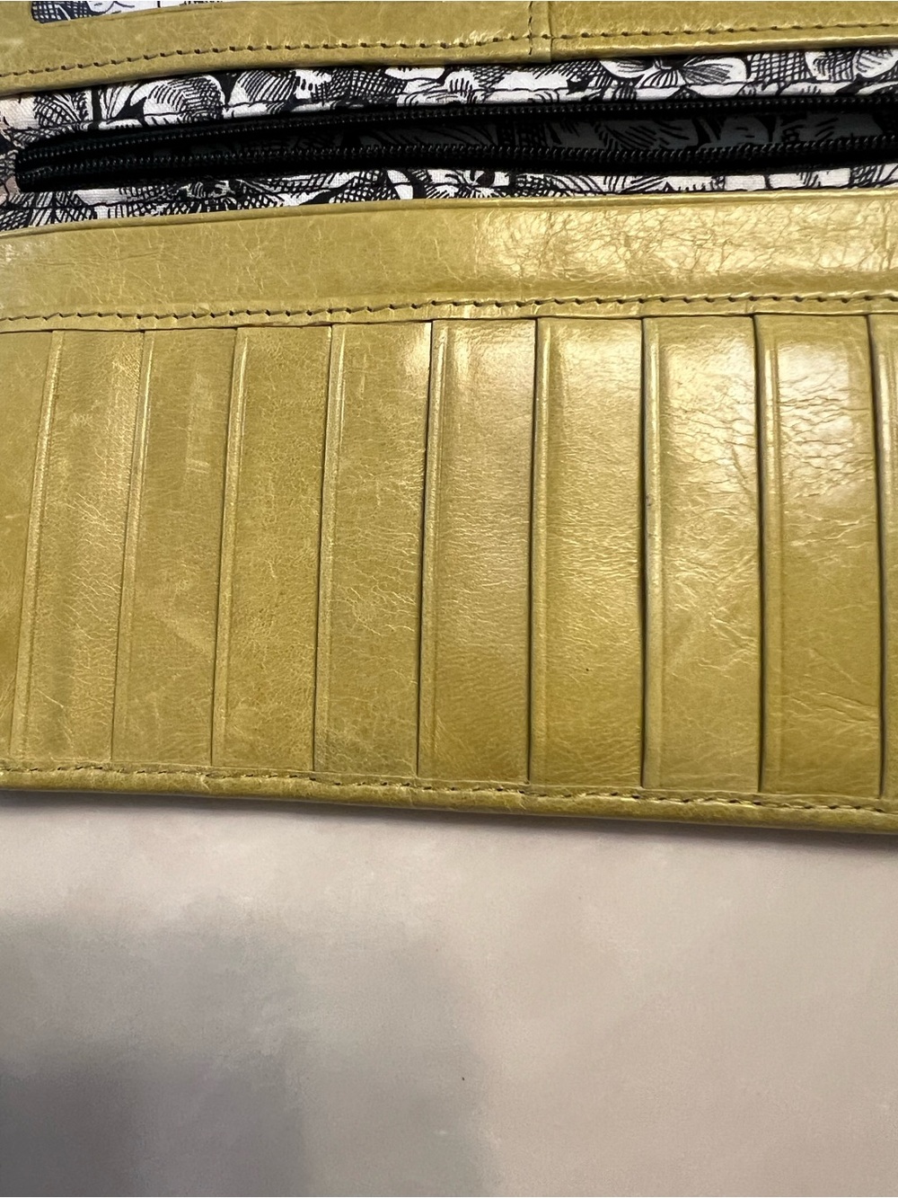 Hobo green yellow long leather wallet - Picture 3 of 12